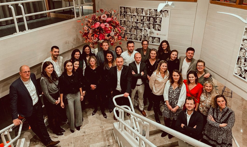 Herinneringen en kameraadschap: Een terugblik en weerzien van het promotiejaar 2008 op Hotelschool Ter&nbsp;Duinen.